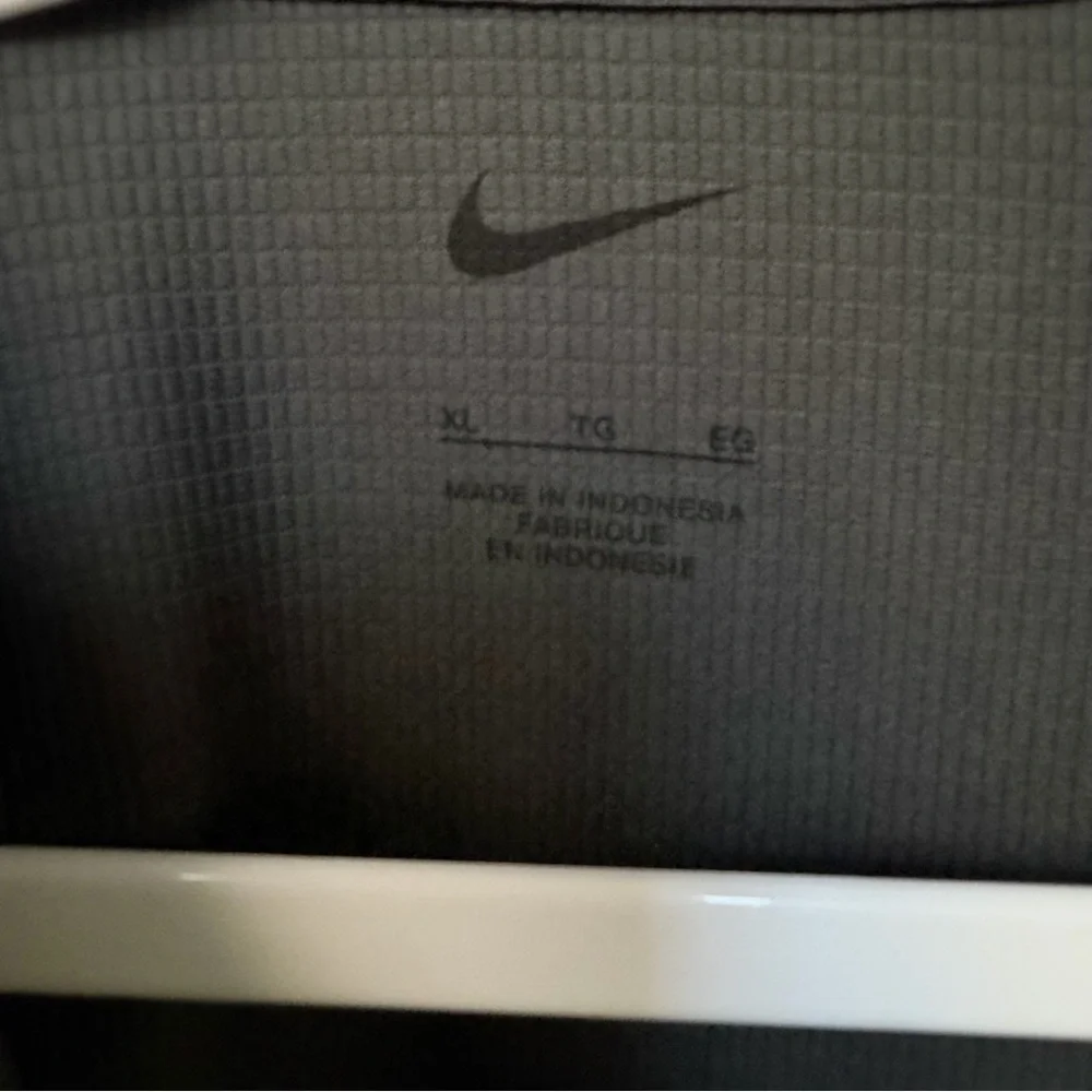 Nike Men's Dark Gray/Black Polo Shirt, XL - Picture 4 of 5
